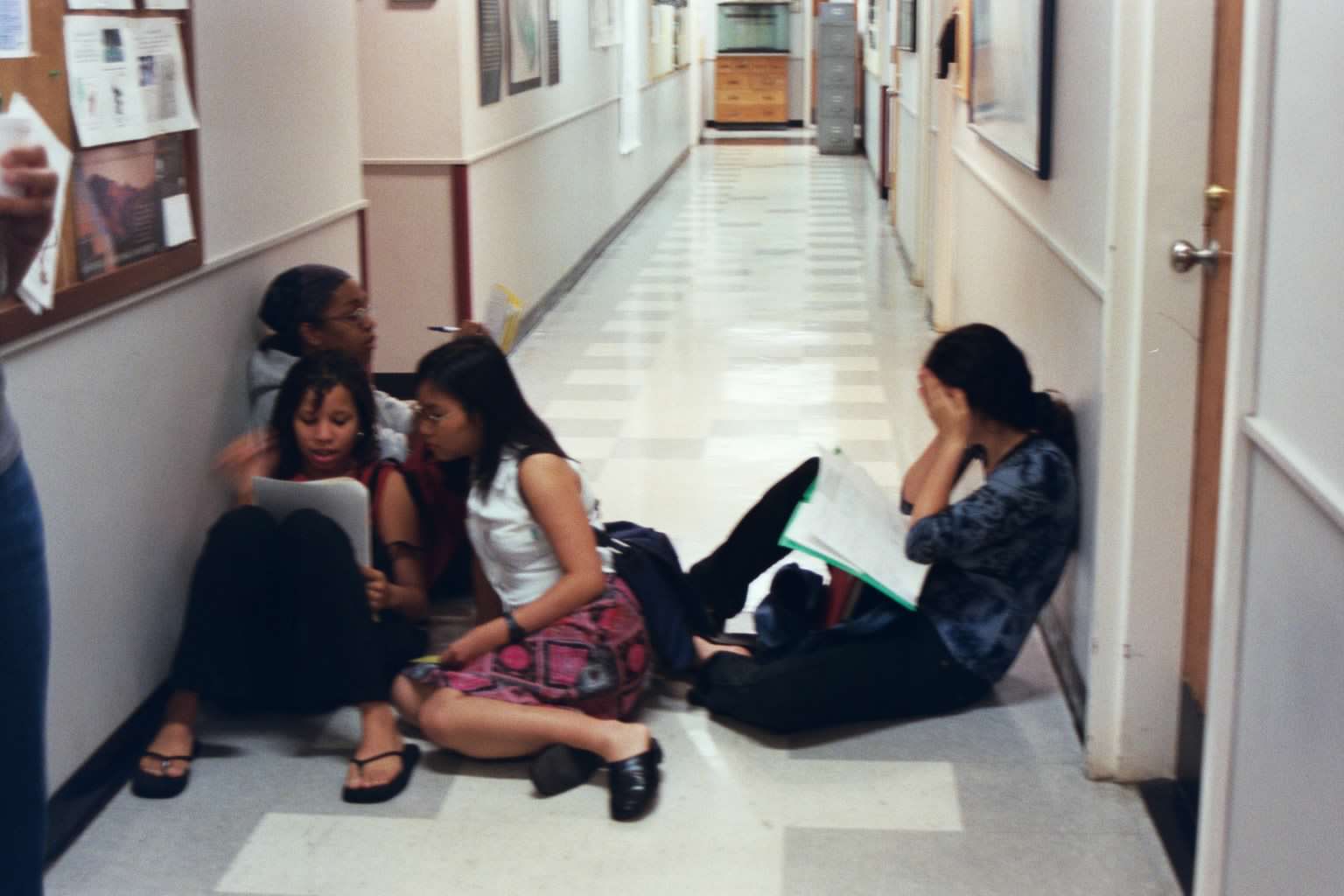 sp2002studentsstudying